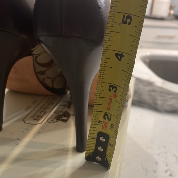 Coach Brown Leather and Jacquard Printed Heels - Picture 13 of 13